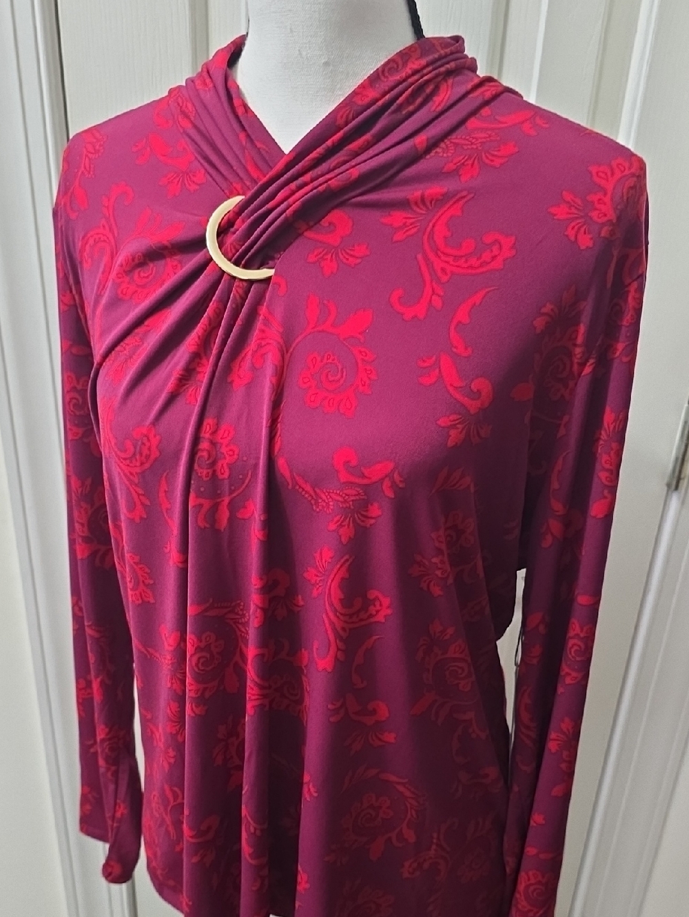 LIZ CLAIBORNE WOMEN'S PETITE LONG SLEEVES MAGENTA FANCY EMBELLISHED BLOUSE PXL - Picture 4 of 17